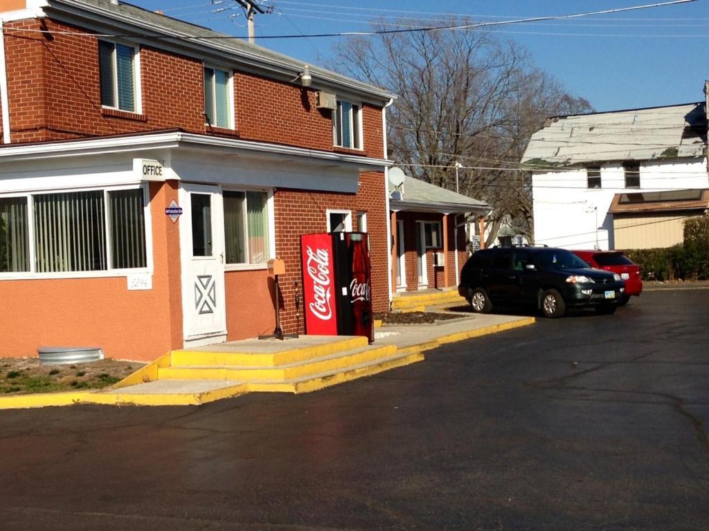 New Rome Motel ภายนอก รูปภาพ